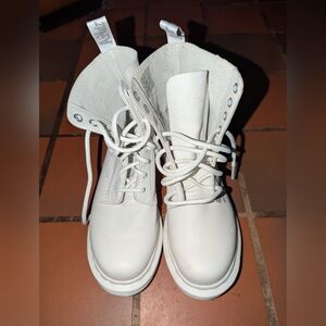 Dr. Martin Boots White Leather NWOT